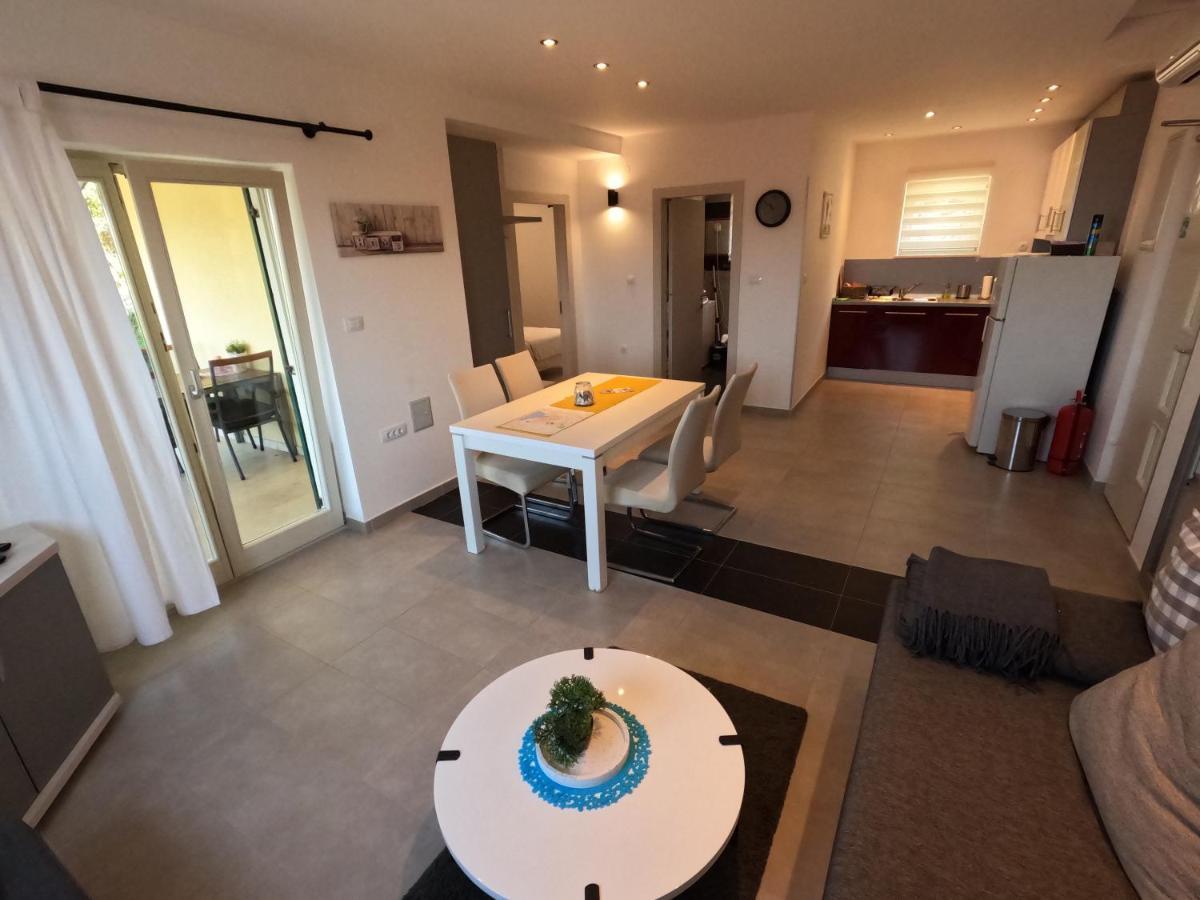 Gavza Dream View Apartment Cres Exteriör bild
